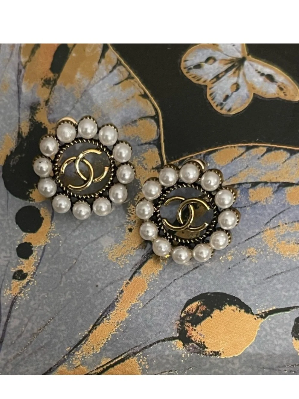 Button Earrings - Picture 1 of 3